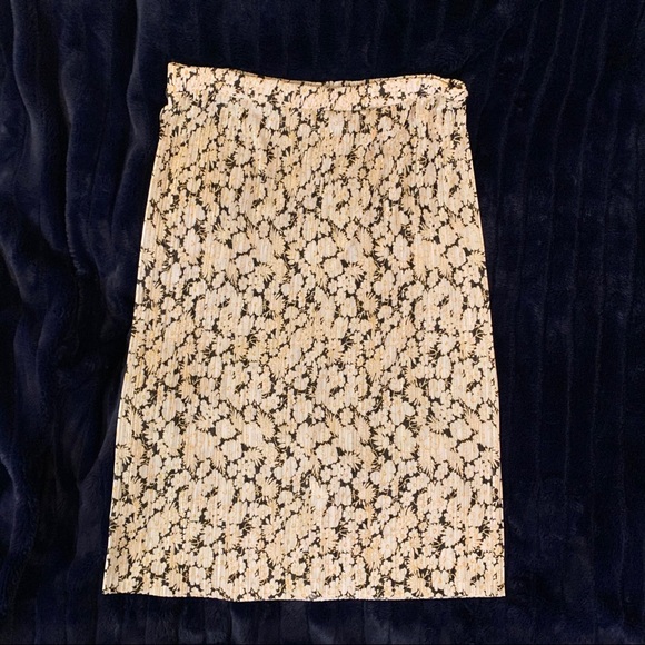 ASOS b&w floral midi skirt - Picture 2 of 5